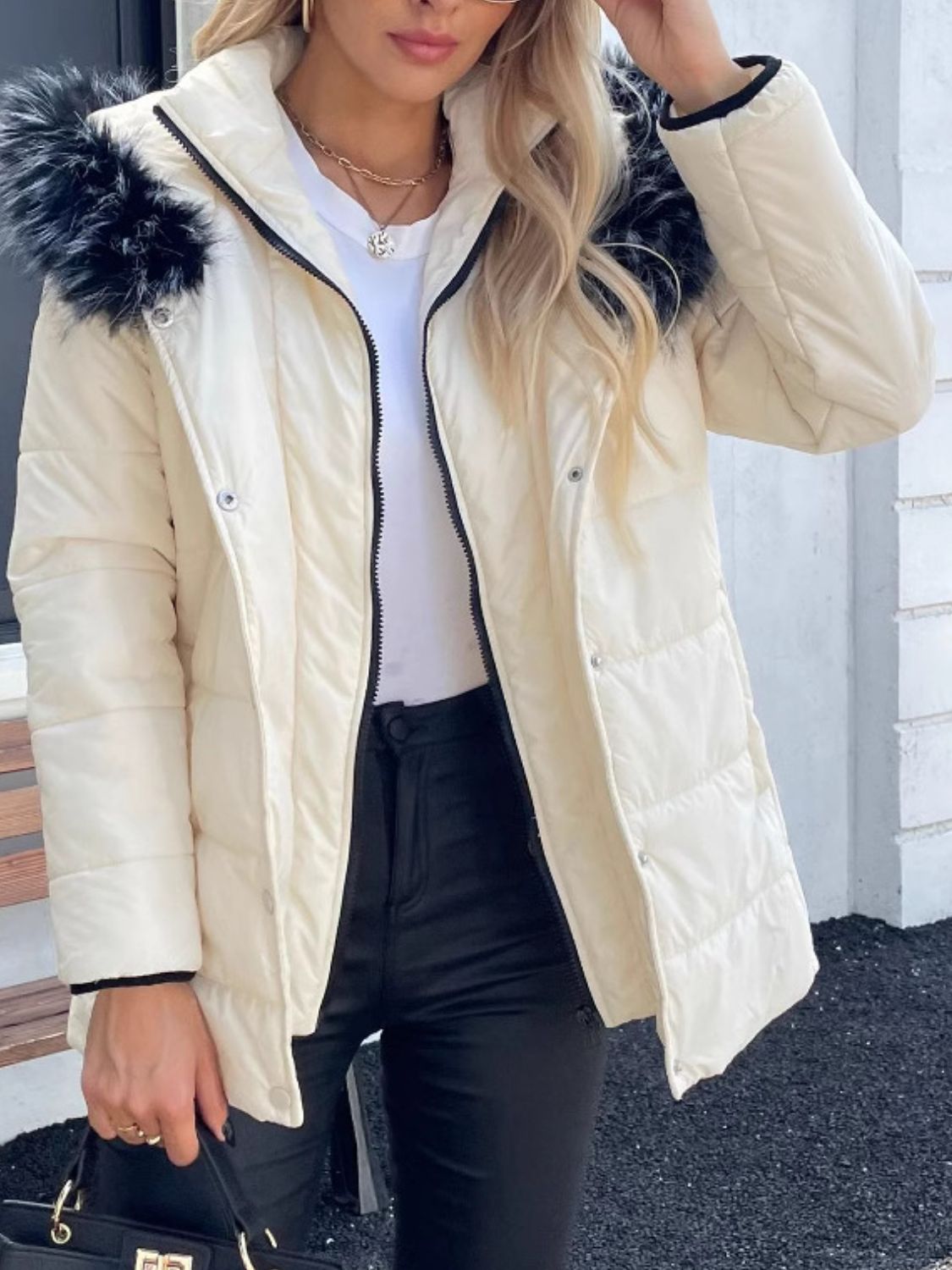 Thalia | Long-sleeved winter coat with hood and zip