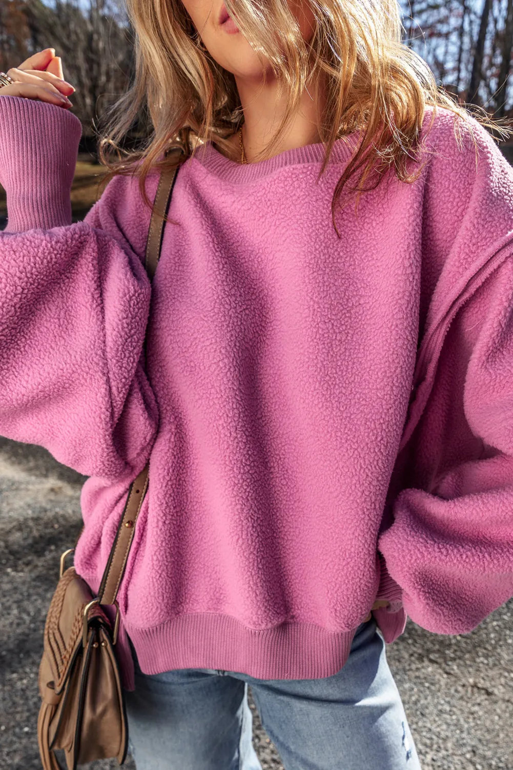 Lucie | Long-sleeved sweatshirt with a slit and a crew neck