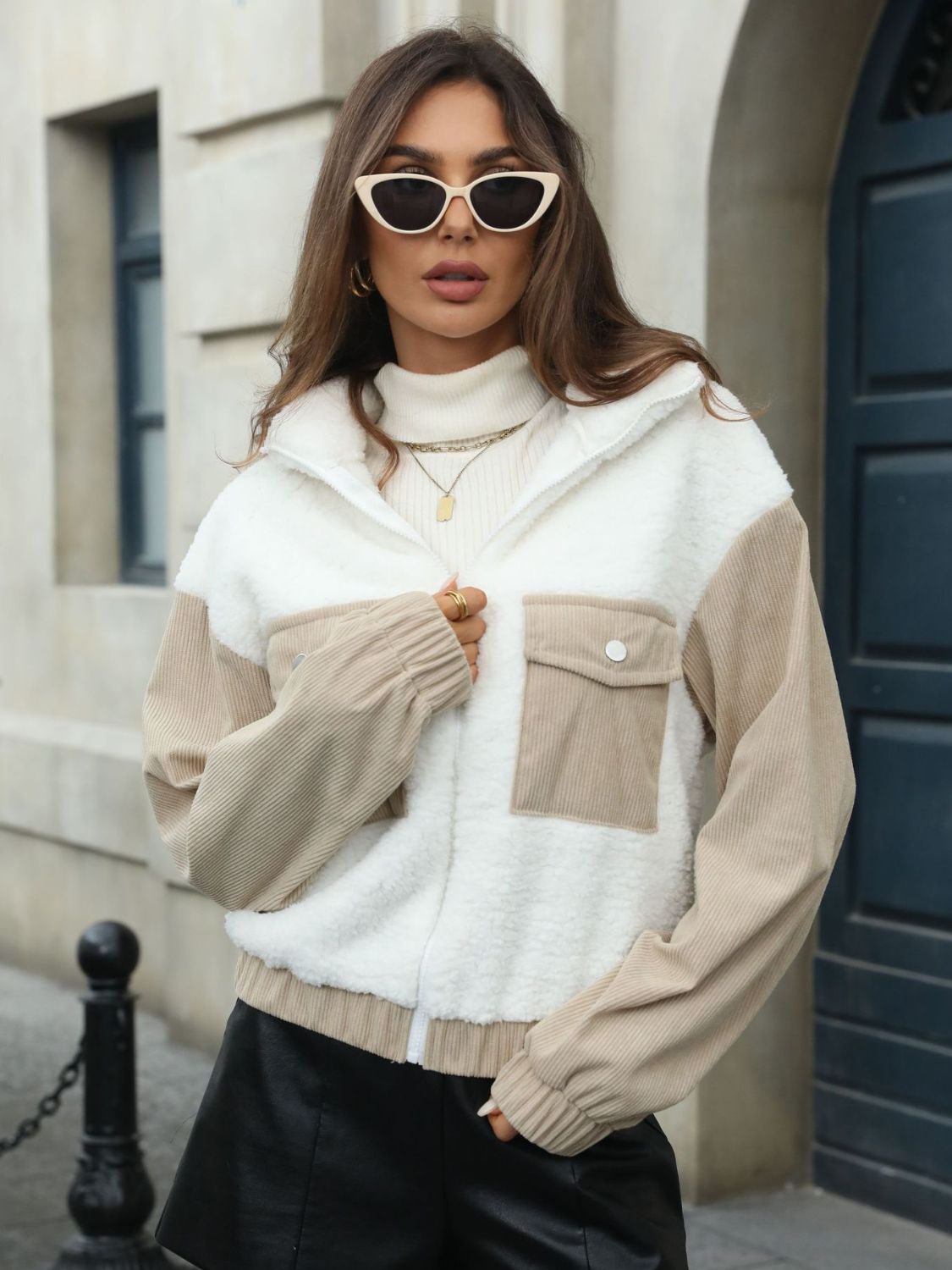 Elisa | Contrasting long-sleeved jacket with zip fastening