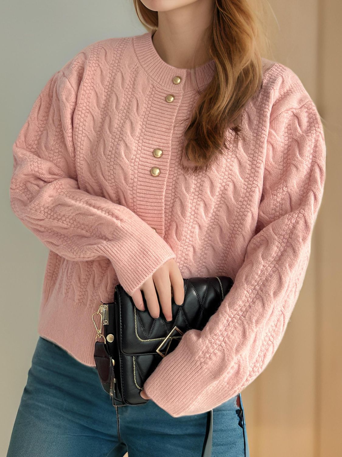 Cristina | Cable knit cardigan with a crew neck and long sleeves