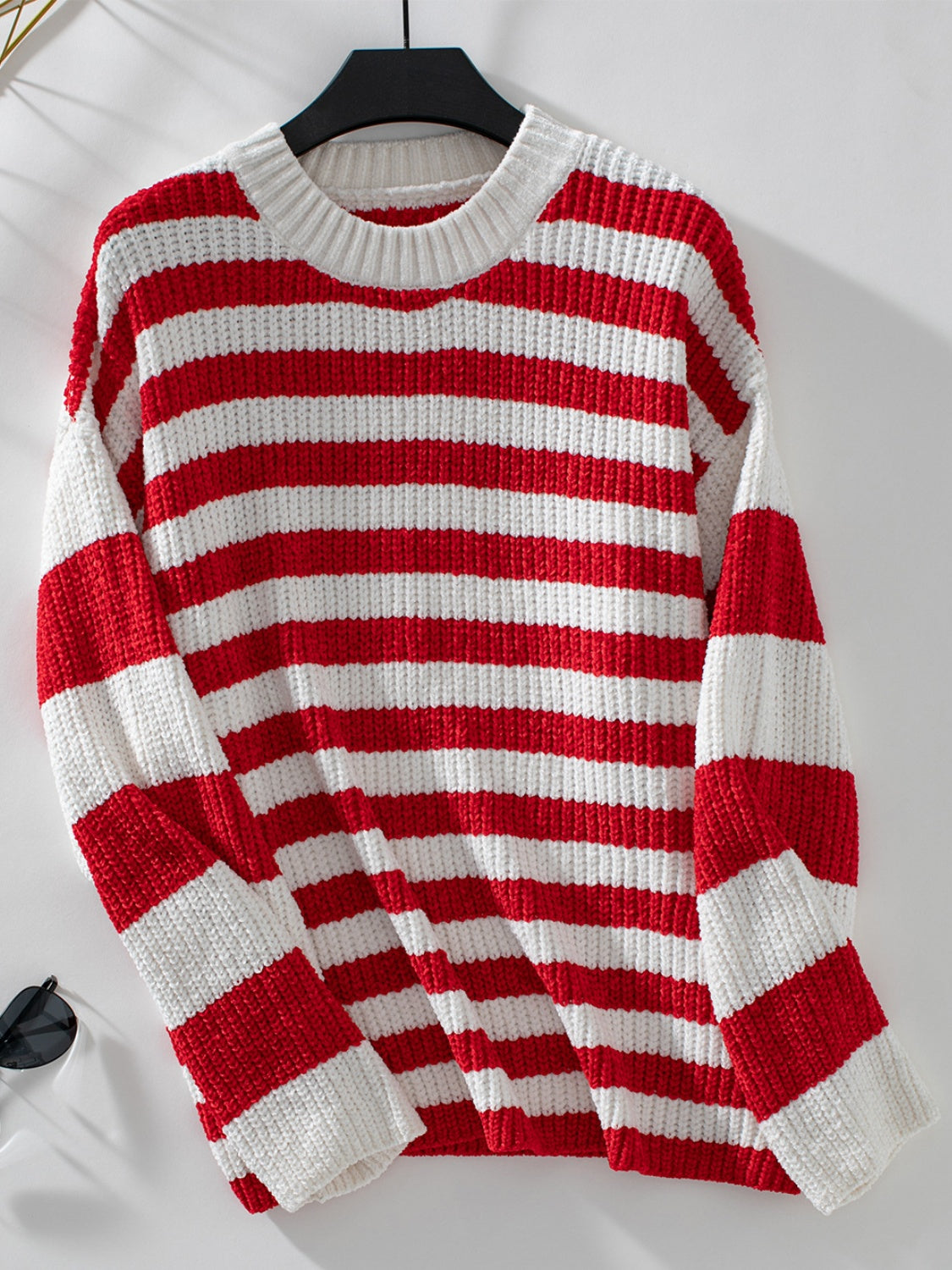 Karen | Striped long-sleeved sweater with a crew neck