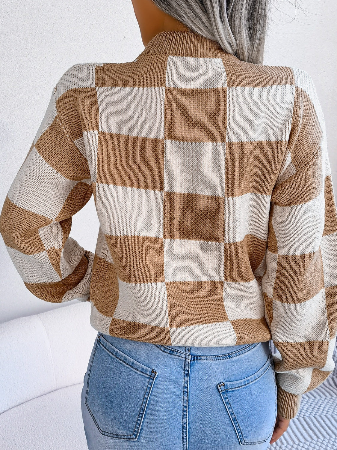 Elsa | Checked long-sleeved sweater with stand-up collar