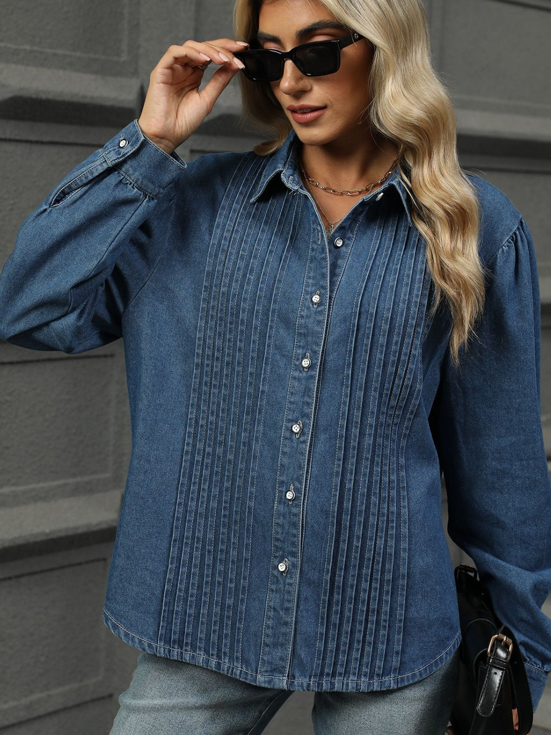 Beatrice | Long sleeve denim top with button down collar and collar