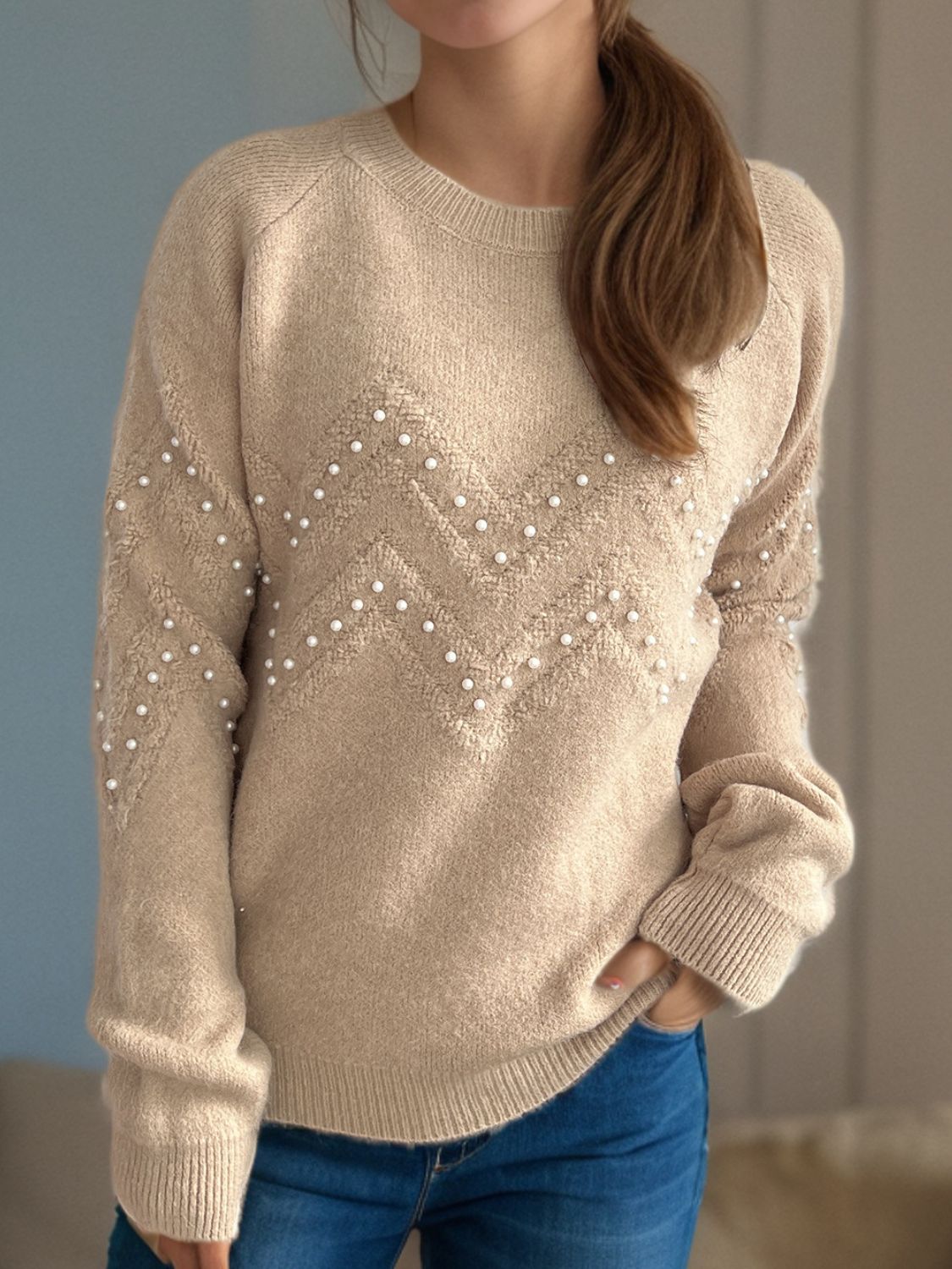 Concepcion | Round neck sweater with raglan sleeves and pearl trim