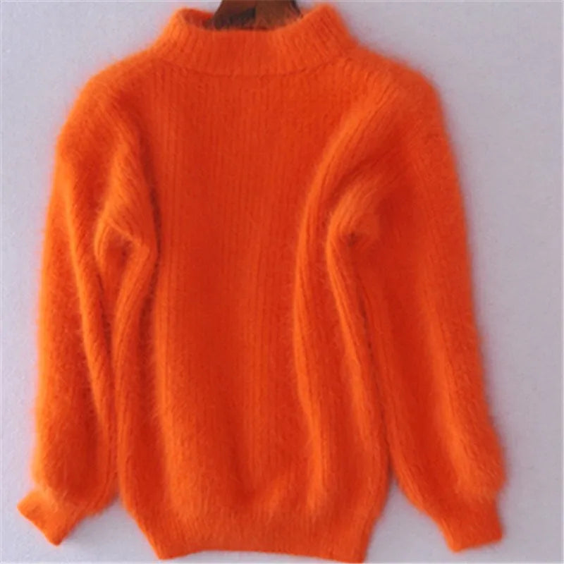 Mónica® | Vintage angora-style sweater: loosely knitted and plain.