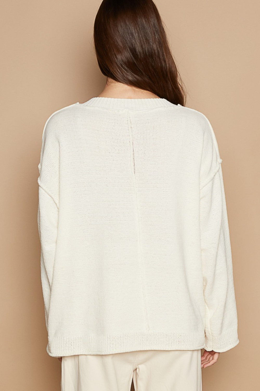 Vanja | Long-sleeved V-neck sweater with floral patches