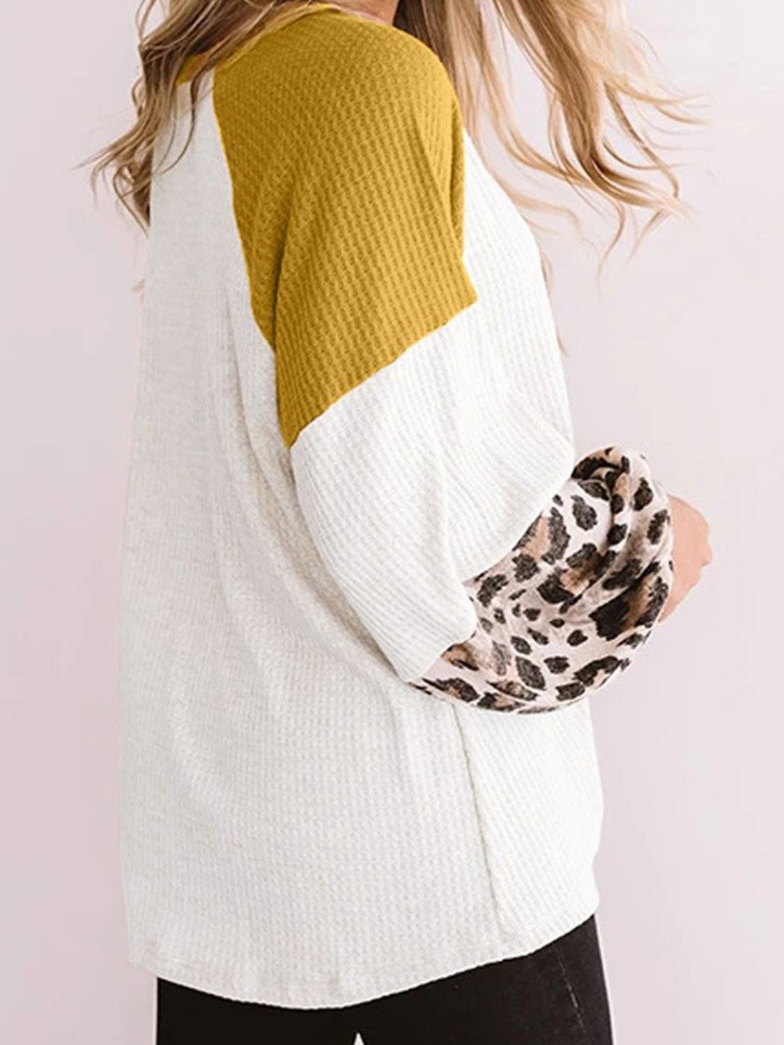 Fatima | Long sleeve t-shirt with twist color block and crew neck