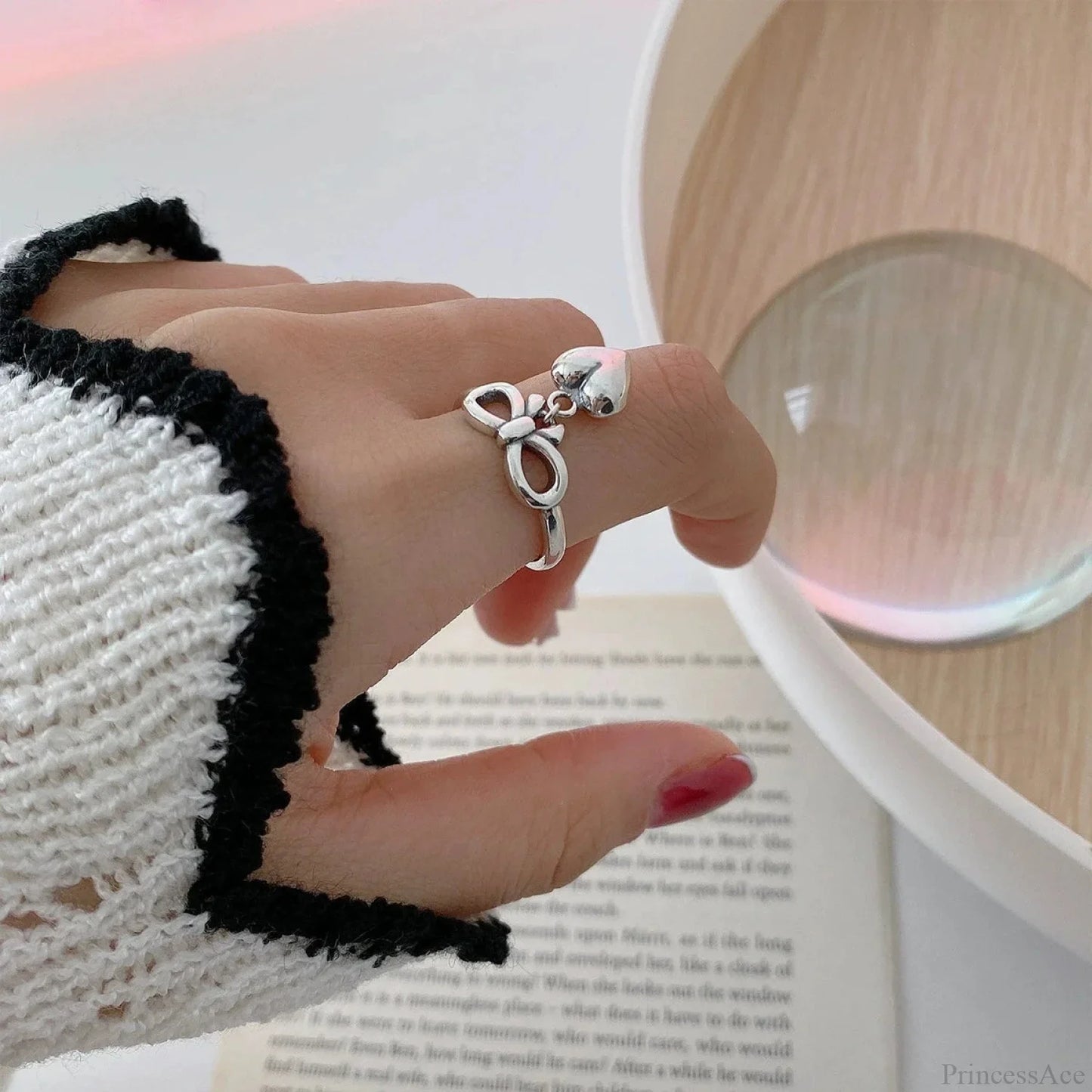 Bow Affection Pendant Gothic Circle