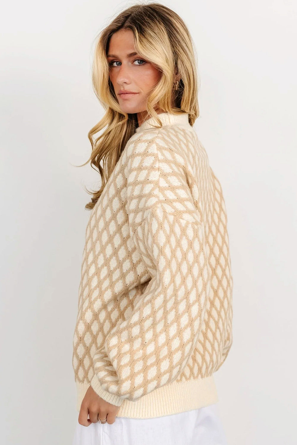 Miriam | Long-sleeved sweater with a stand-up collar and a diamond pattern