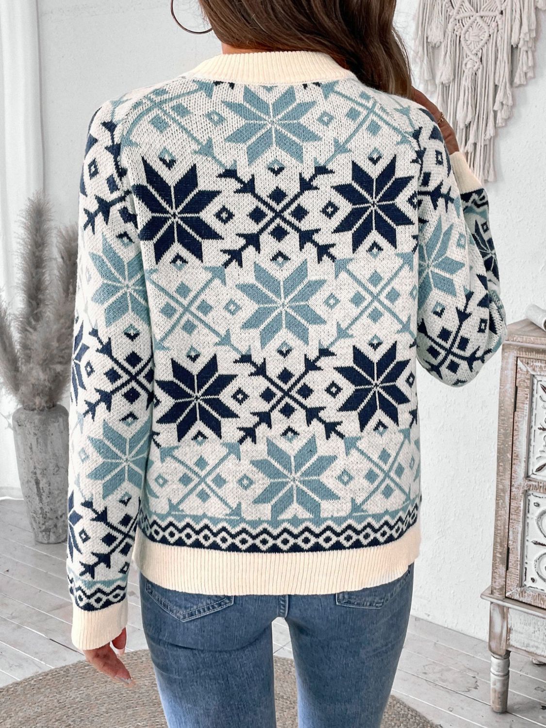 Guillermina | Perfee Graphic crew neck long sleeve sweater