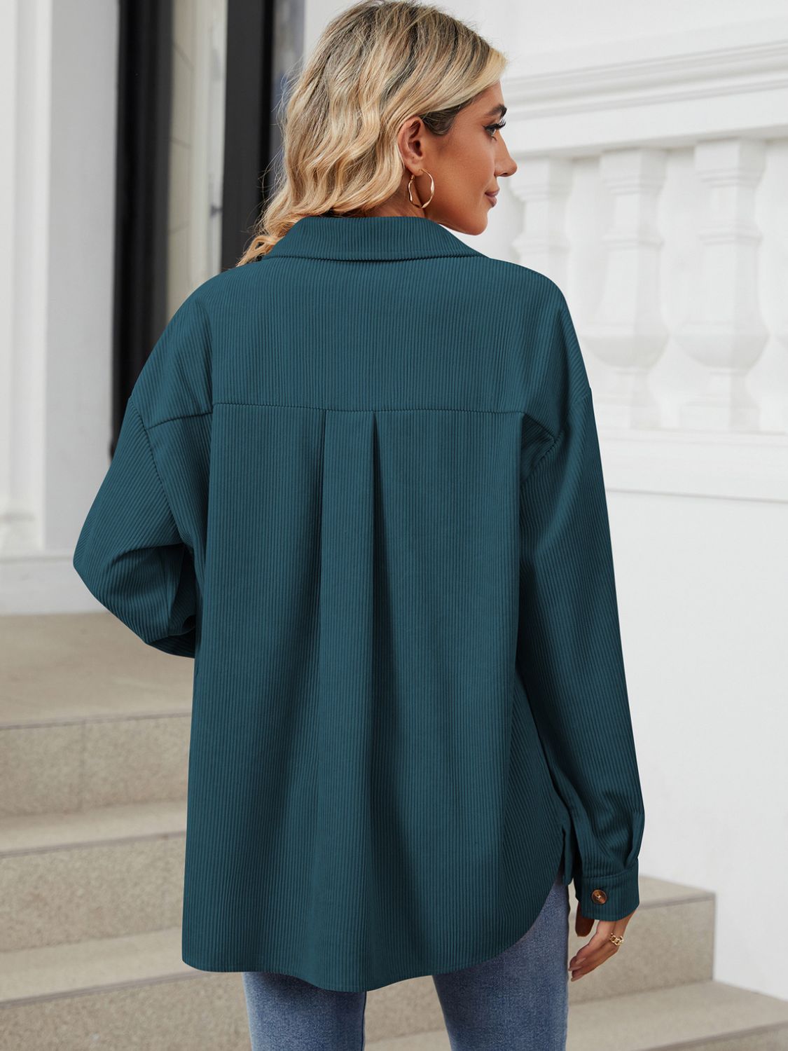 Ines | Long-sleeved outerwear with a button placket and dropped shoulders