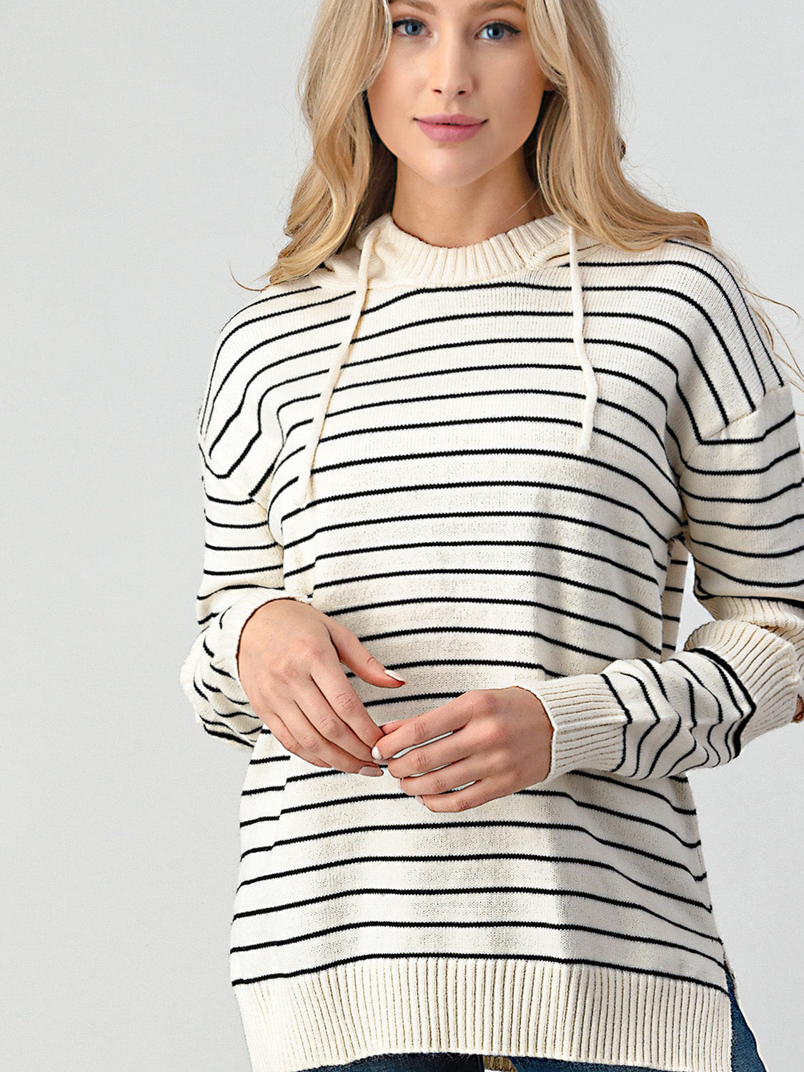 Diana | Shiny striped slit sweater with cutouts