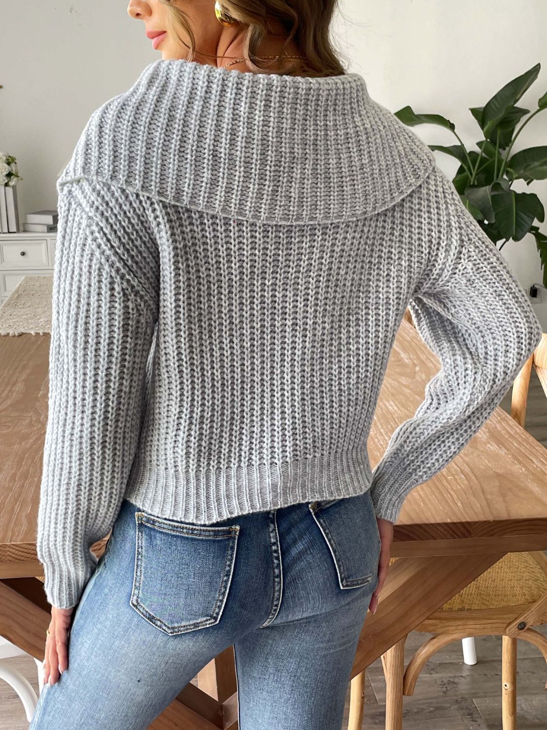 Olga | Long-sleeved cable knit sweater