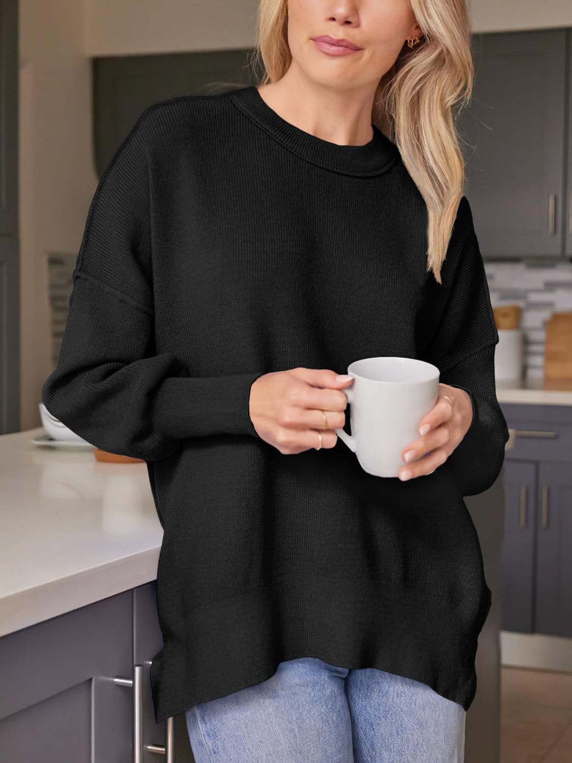 Evelyn | Slit sweater with a crew neck and dropped shoulders
