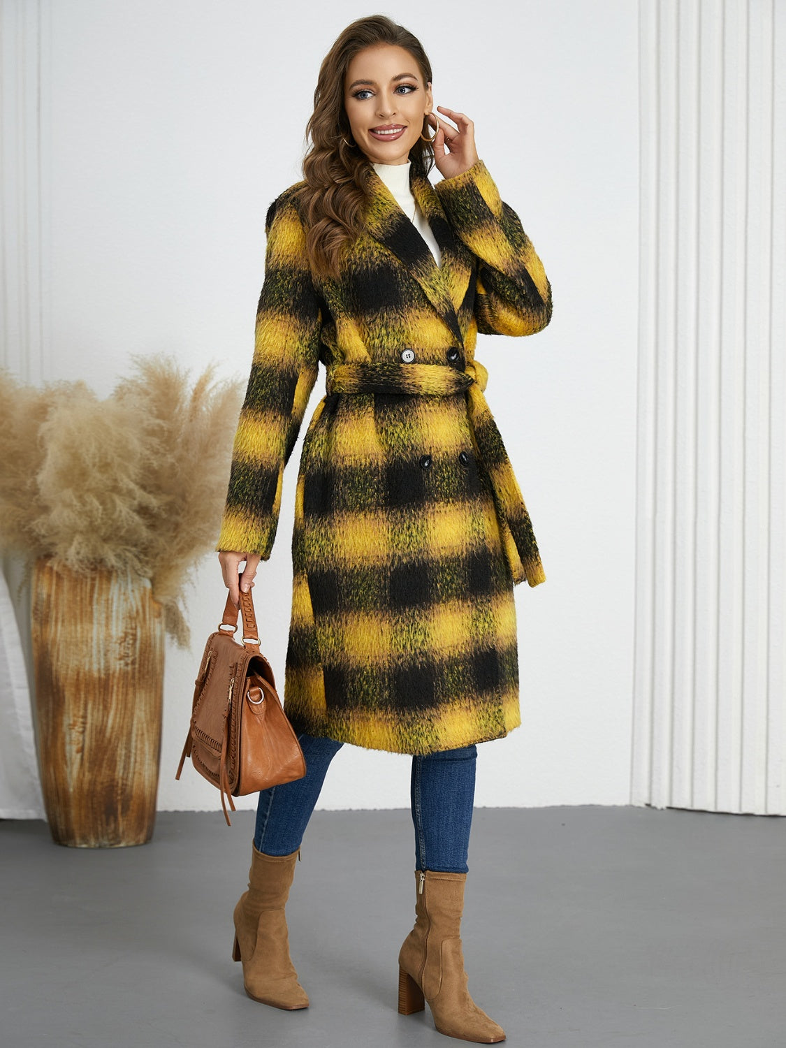 Rosario | Checked, long-sleeved coat with a tie waist