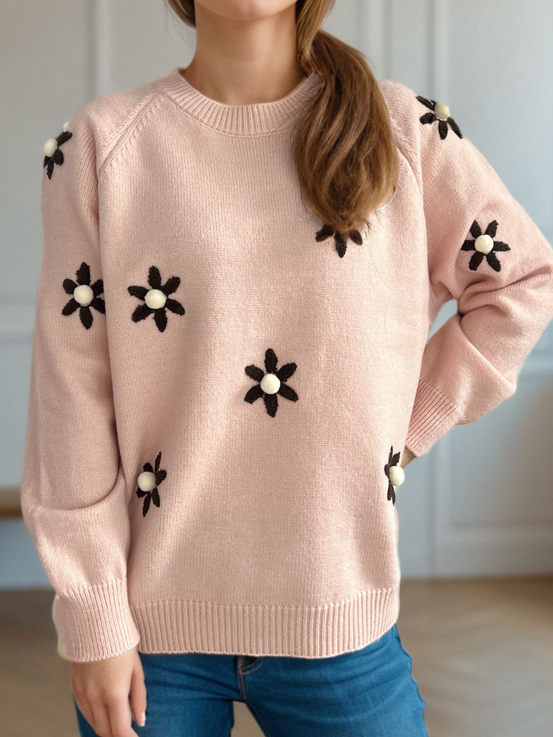 Hana | Floral sweater with a crew neck and raglan sleeves