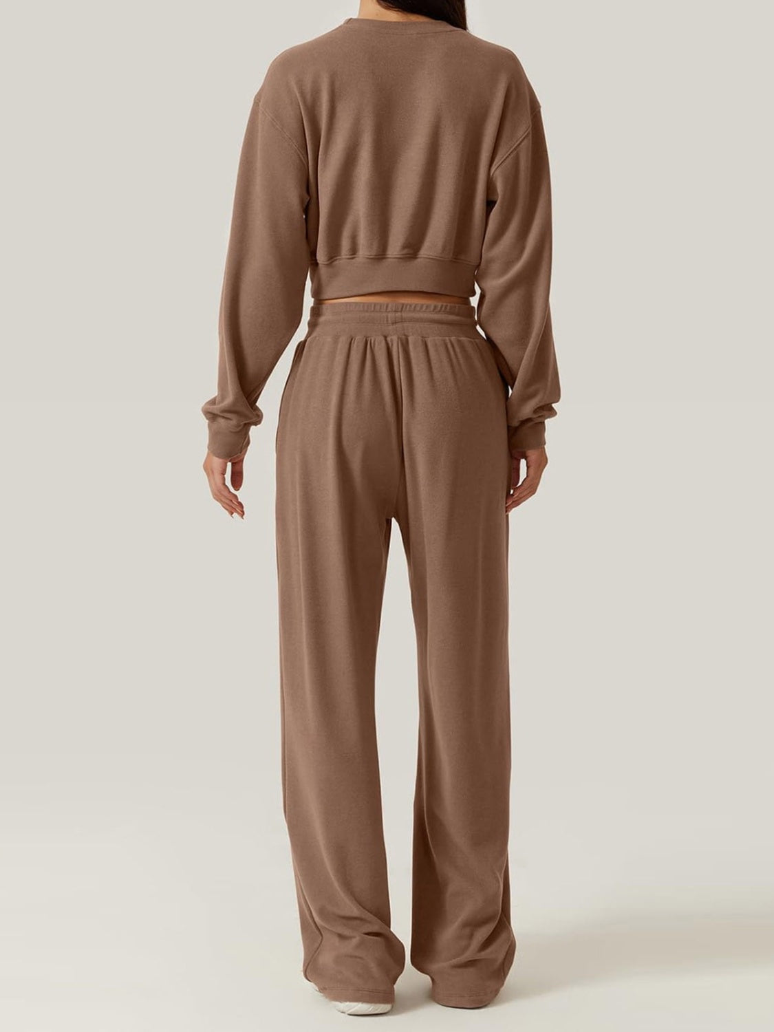 Gina | Set consisting of a crossover crew neck top and drawstring trousers