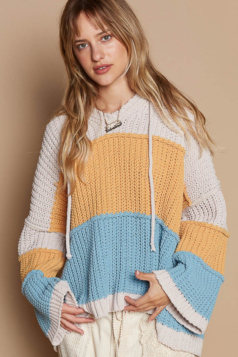 Henriette | Long sleeve hoodie with a color block design