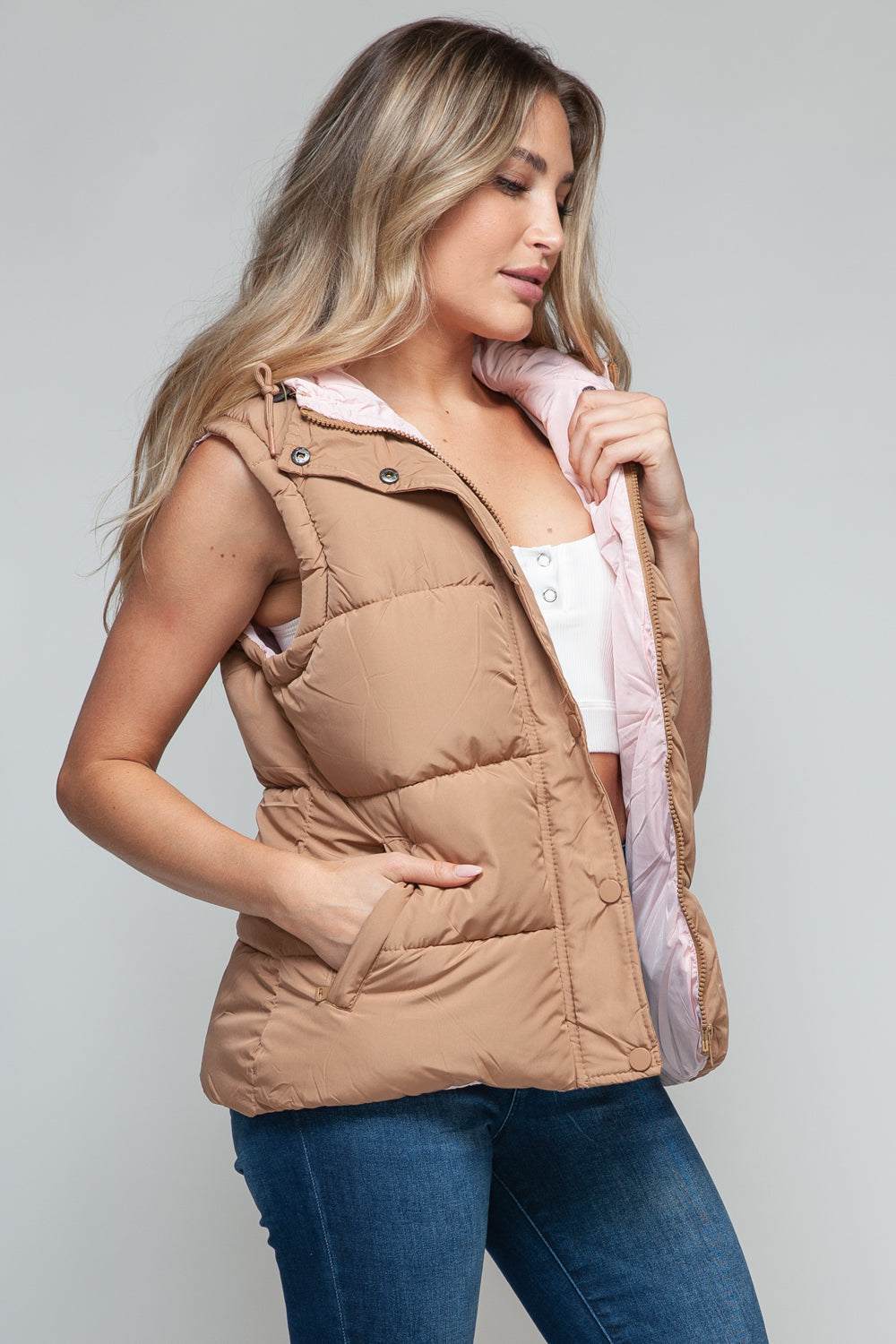 Nuria | Snobbish hooded vest with snap and zip fastening
