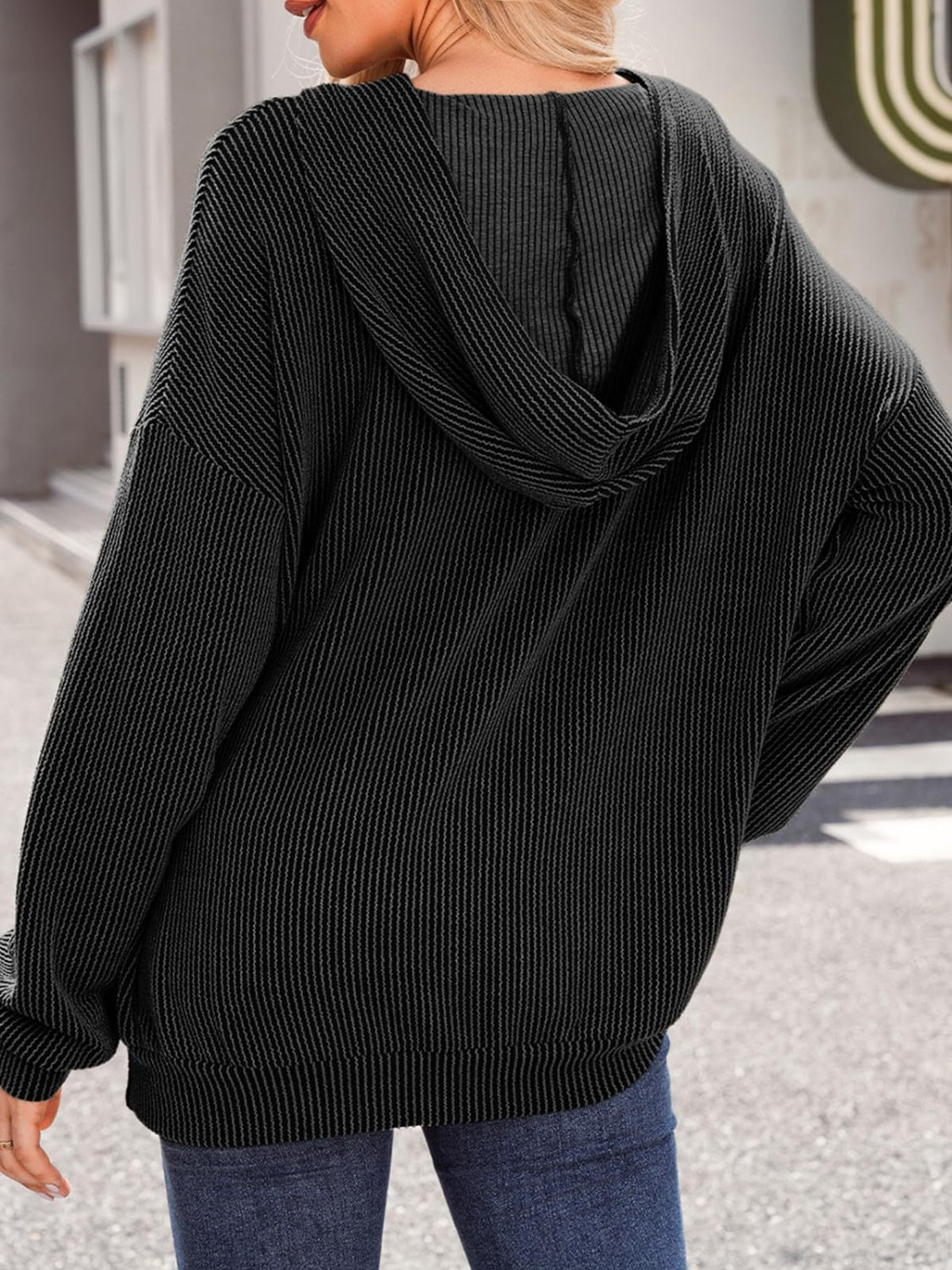 Nina | Double Take structured hoodie with kangaroo pocket and long sleeves
