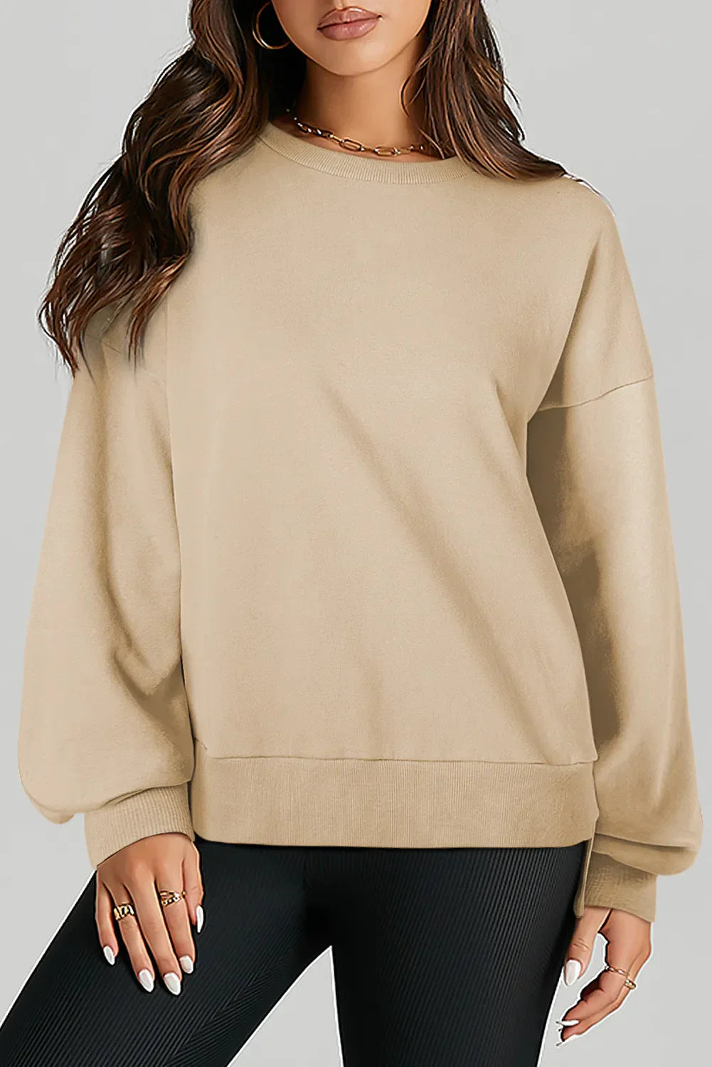 Claudia | Long-sleeved sweatshirt with a high, low crew neck