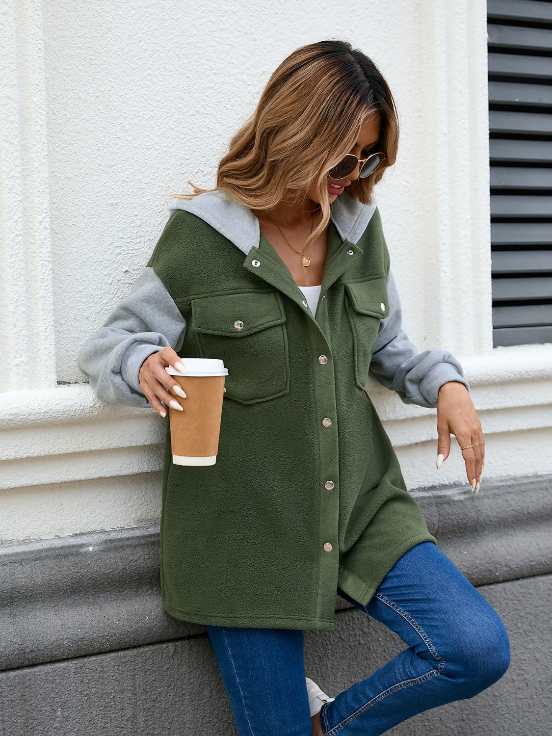 Tatjana | Contrast colored hooded jacket with snap fasteners and pockets