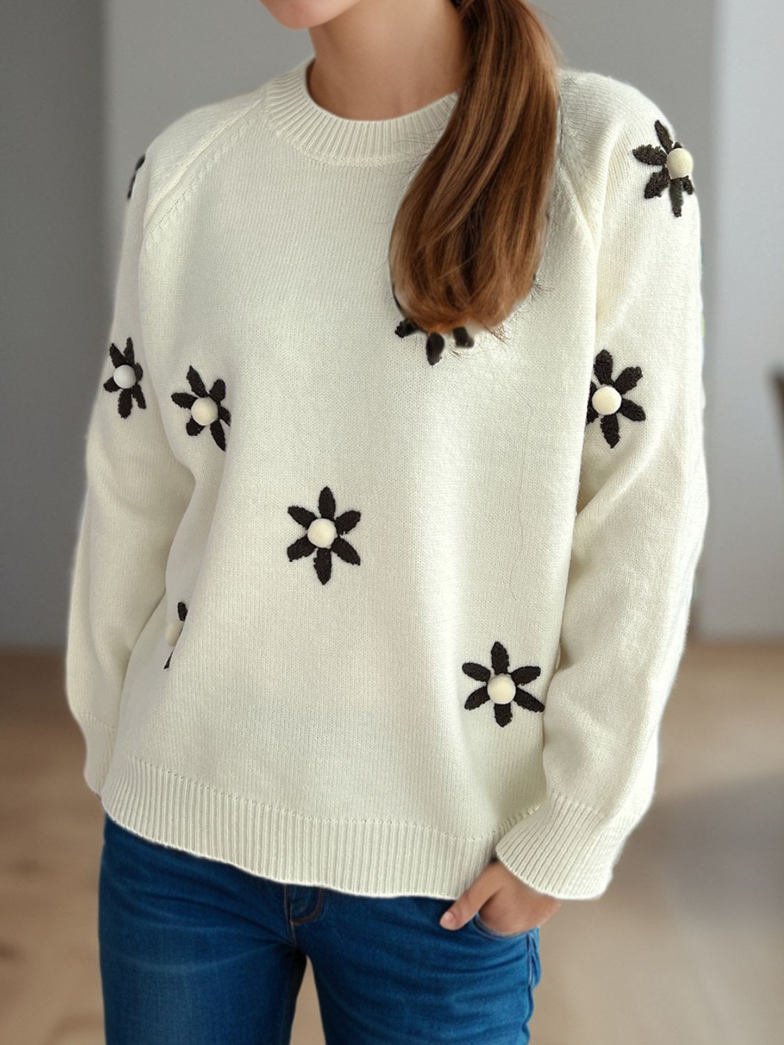 Hana | Floral sweater with a crew neck and raglan sleeves