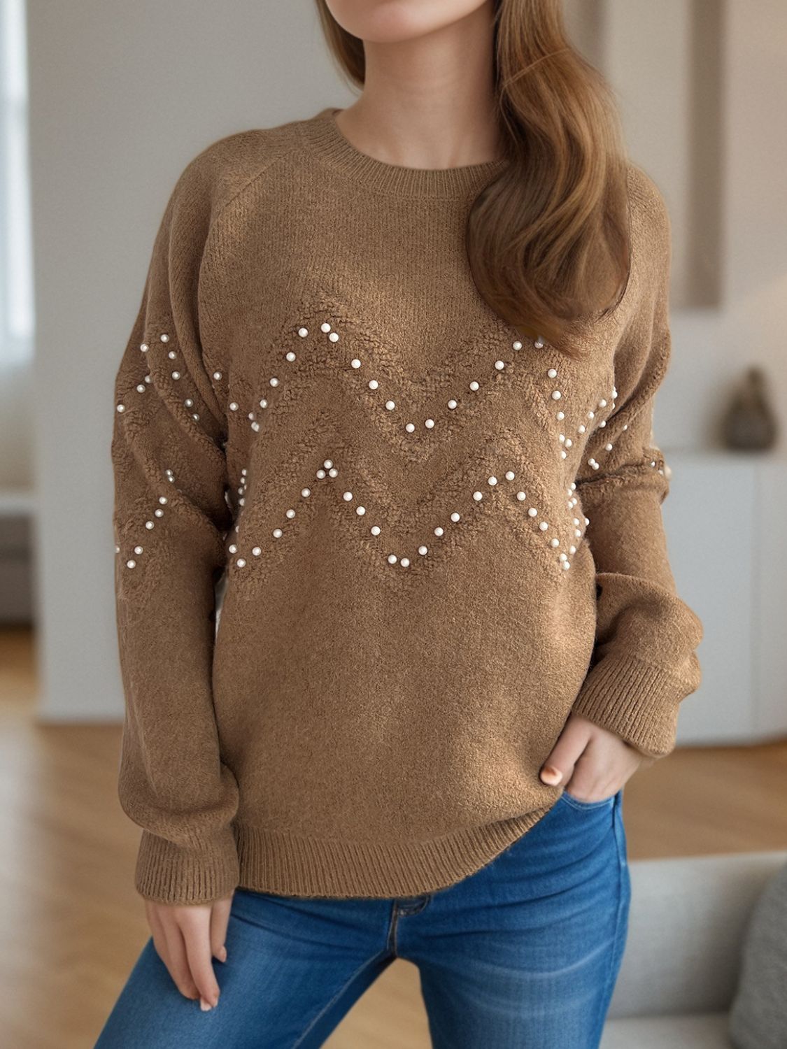 Concepcion | Round neck sweater with raglan sleeves and pearl trim