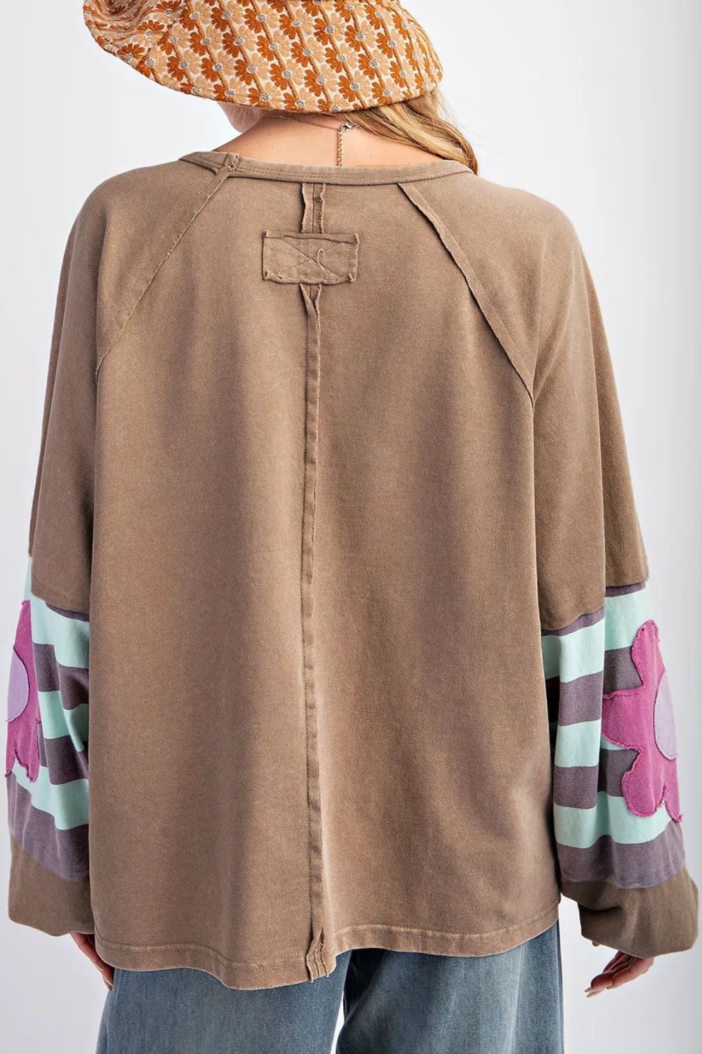 Alba | Plus size floral blouse with crew neck and long sleeves