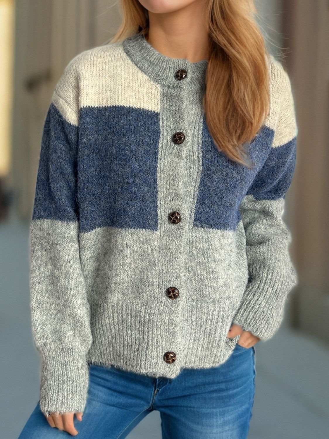Jacqueline | Color block crew neck cardigan with buttons