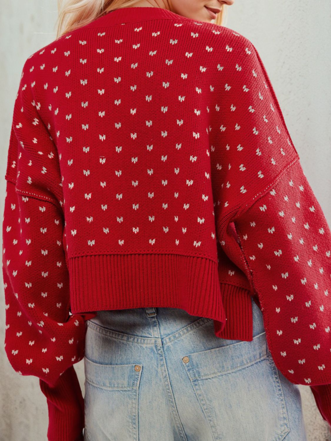 Liselotte | Long-sleeved sweater with a slit and a crew neck