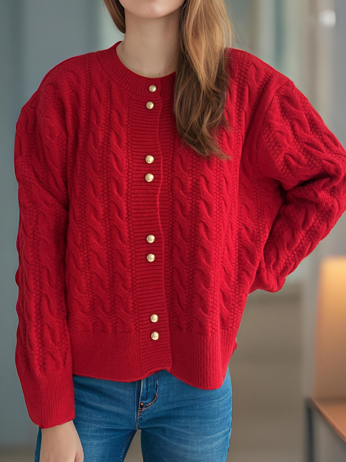 Cristina | Cable knit cardigan with a crew neck and long sleeves