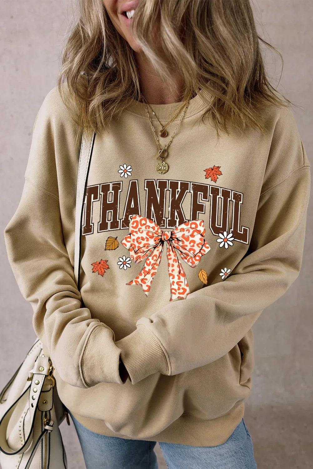 Pilar | THANKFUL long-sleeved crew neck sweatshirt with bow