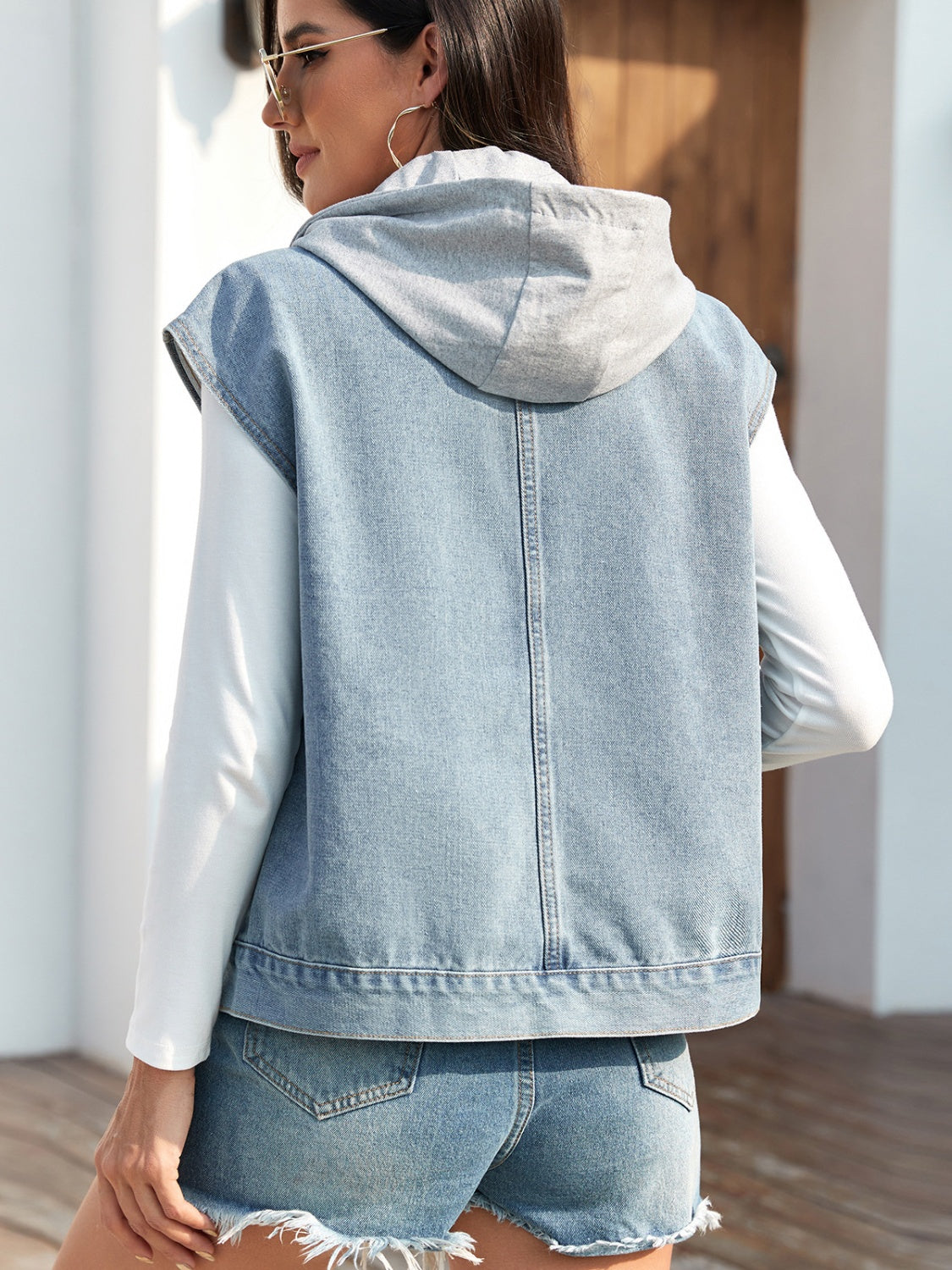 Ulla | Sleeveless denim jacket with drawstring and buttons
