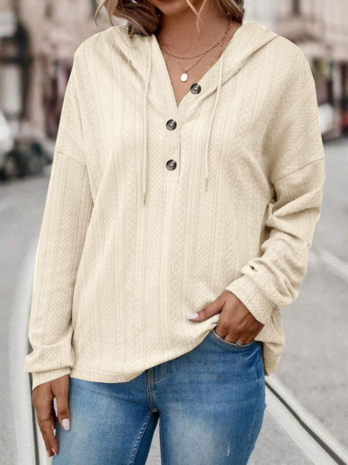 Carolina | Long sleeve hoodie with drawstring and dropped shoulders