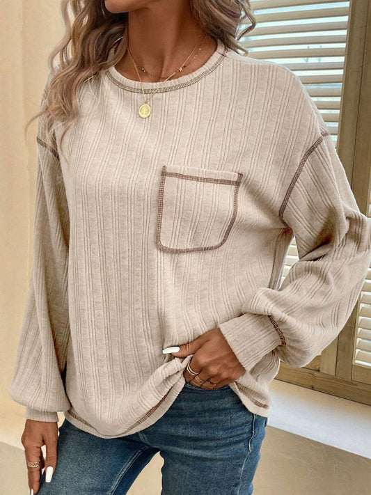 Hildegard | Long-sleeved t-shirt with a crew neck and contrast stitching