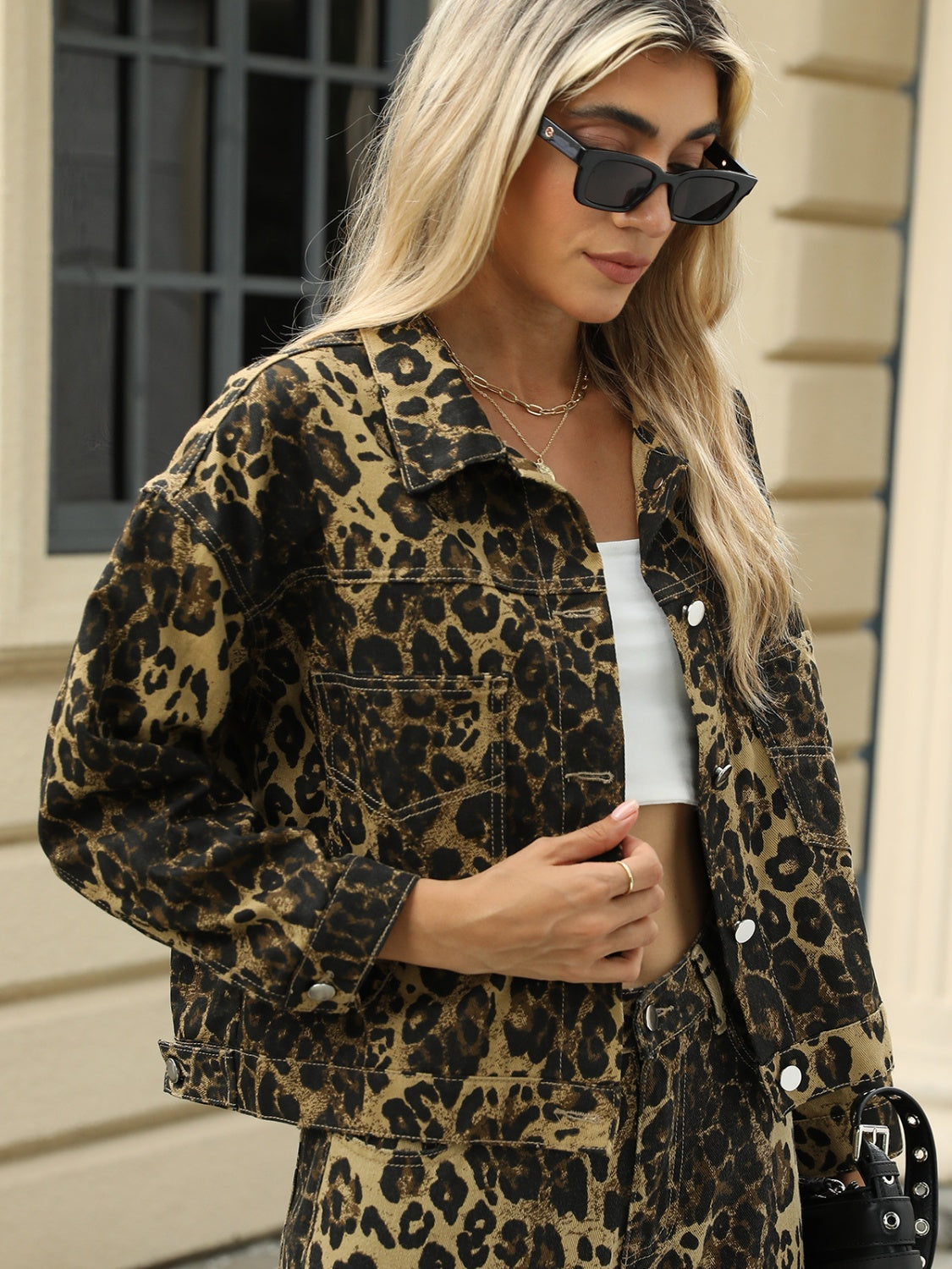 Klara | Long sleeve denim jacket with pockets and leopard print