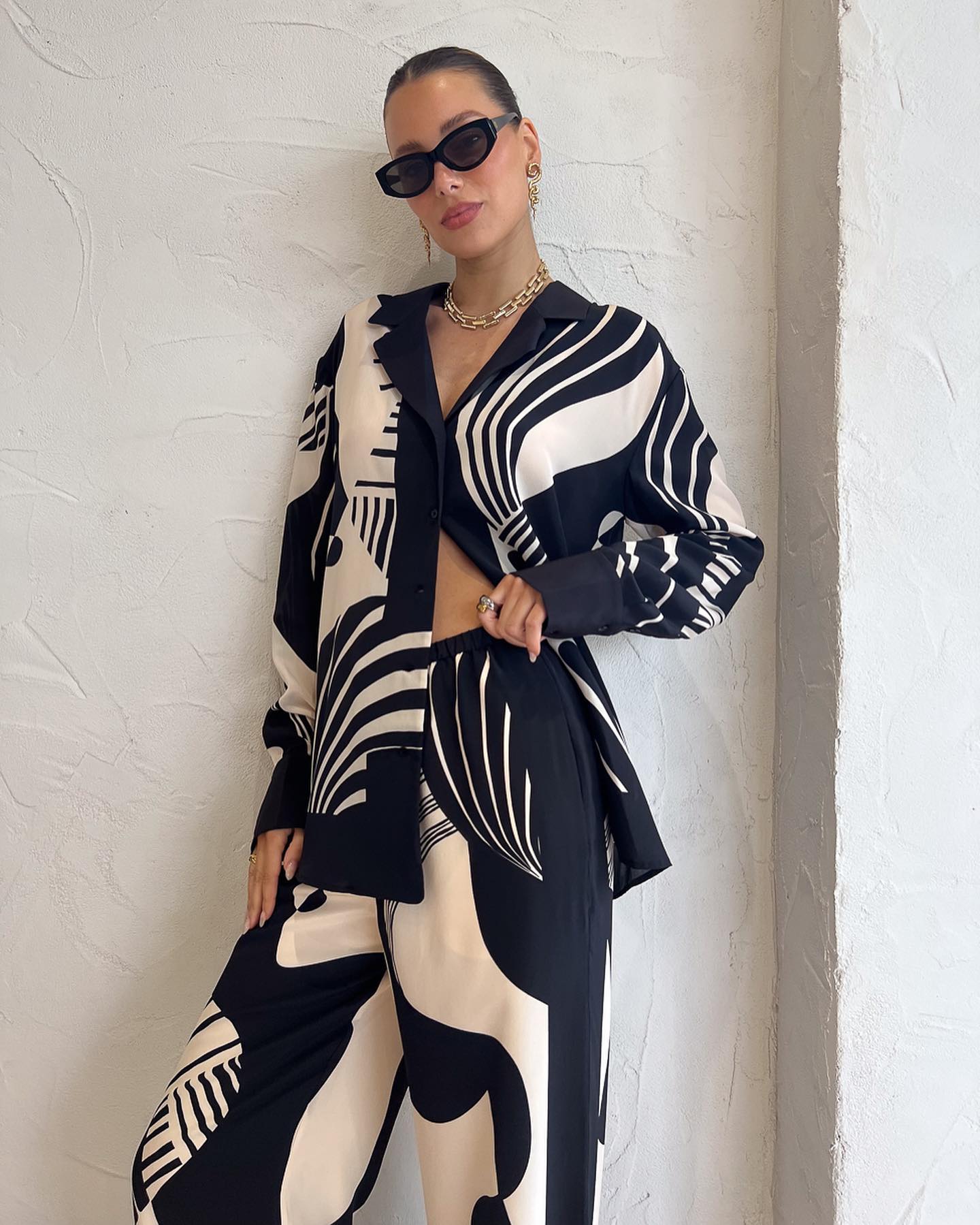 Mariana | Versatile black and white set