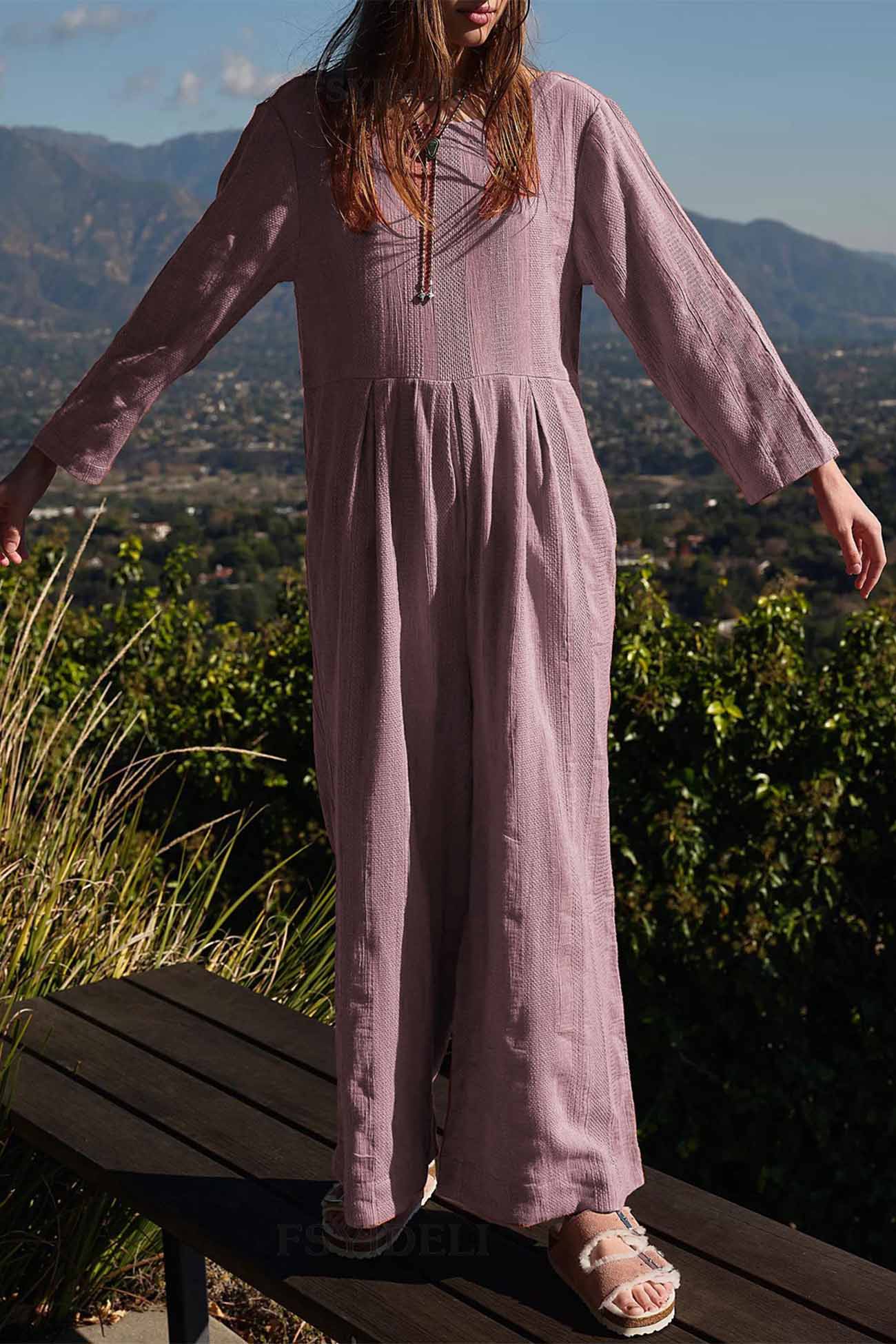 Eleonora | Long-sleeved overalls with a round neckline