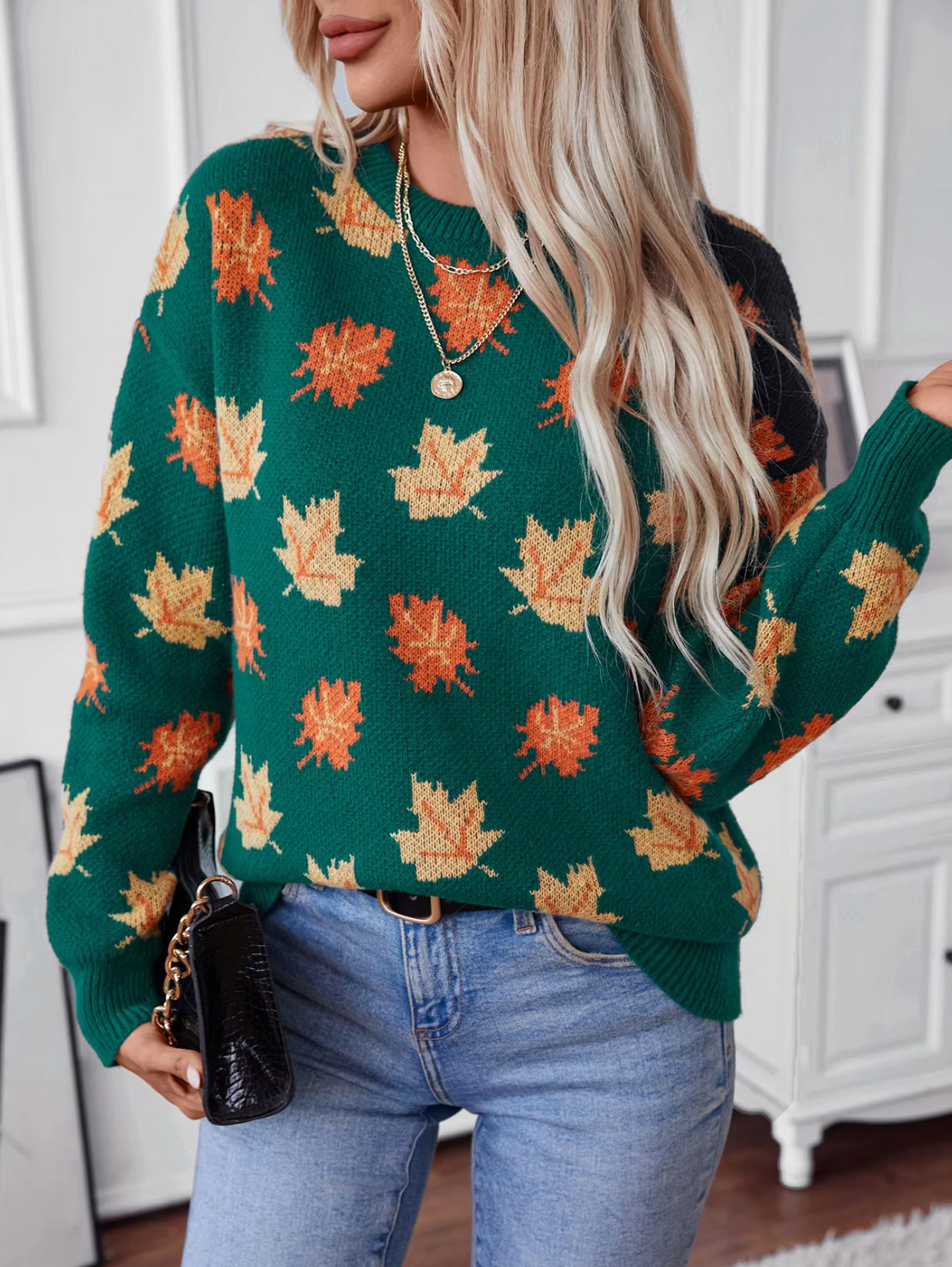Valentina | Knitted sweater with a maple leaf print