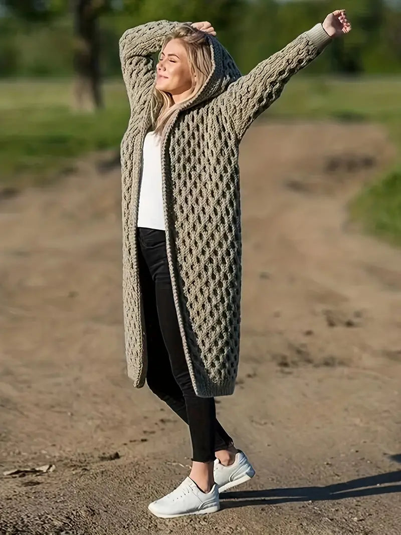 Eliana | Knitted vest with hood
