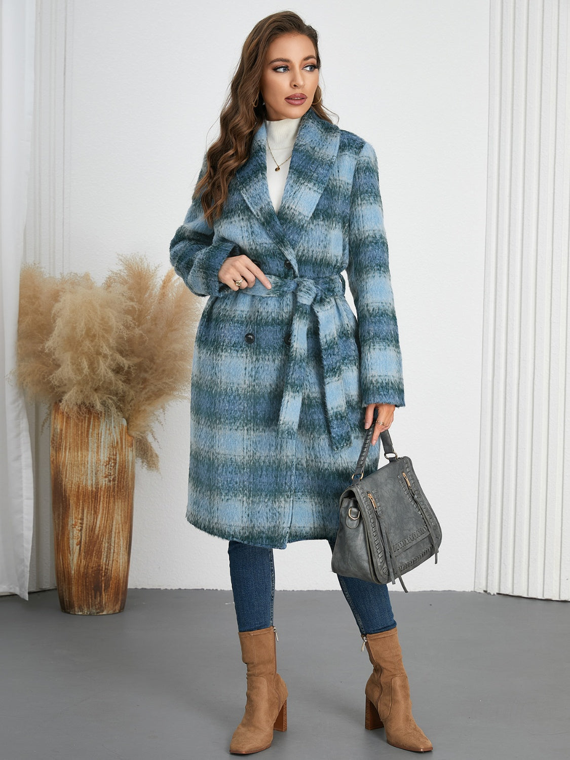 Rosario | Checked, long-sleeved coat with a tie waist