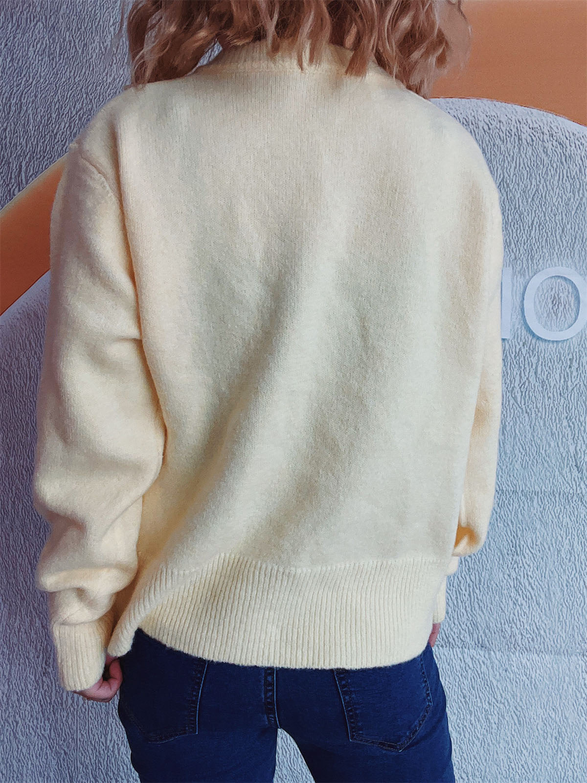 Beate | Long-sleeved cardigan with bow and round neckline and buttons