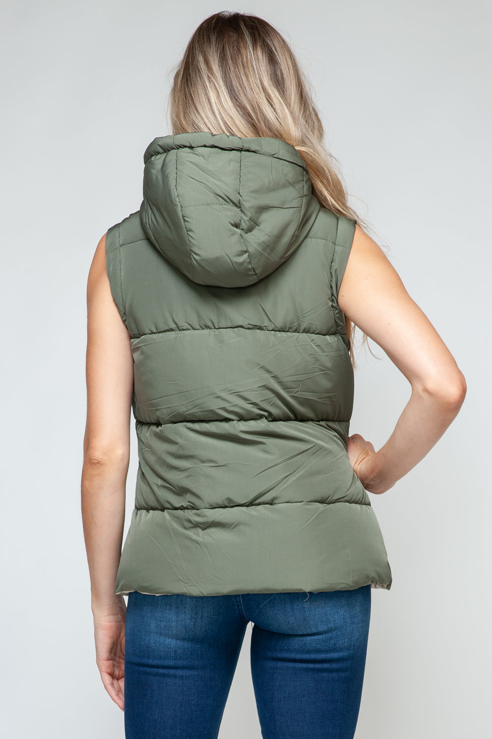 Dominique | Snobbish hooded vest with snap and zip fastening