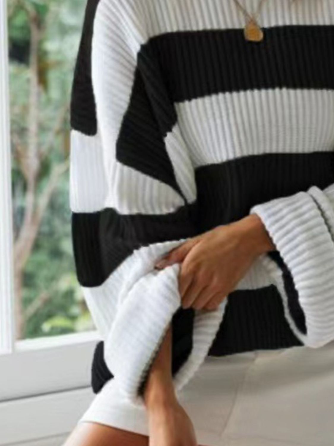 Tania | Crew neck sweater with long sleeves