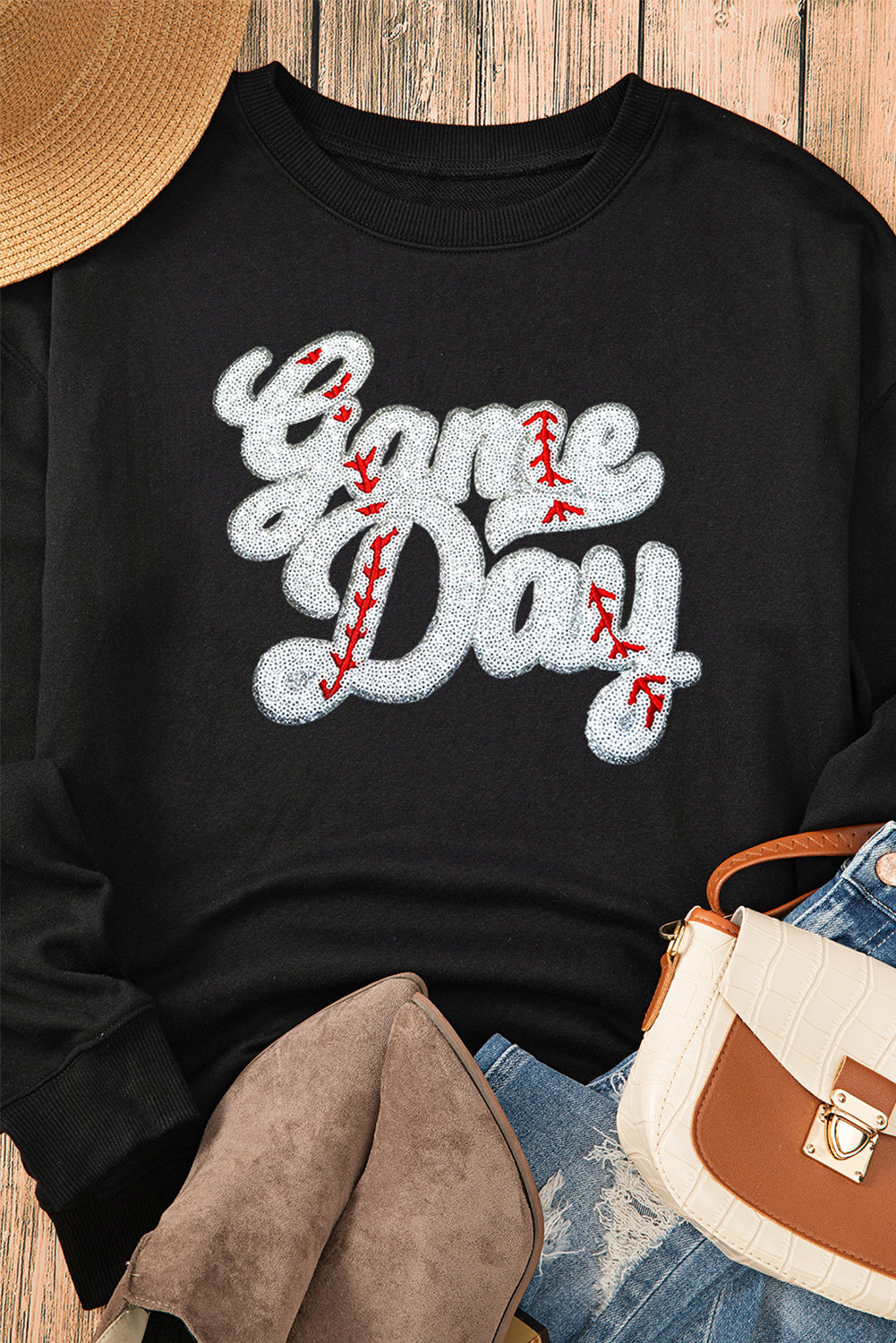 Irene | Long sleeve crew neck sweatshirt with letter graphic