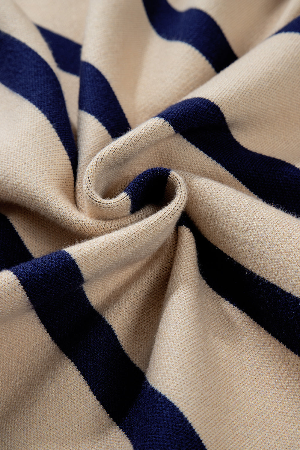 Monica| Casual and fashionable winter cardigan