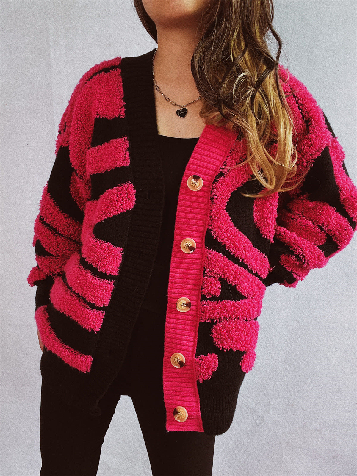 Lea | Contrast color long sleeve cardigan with buttons
