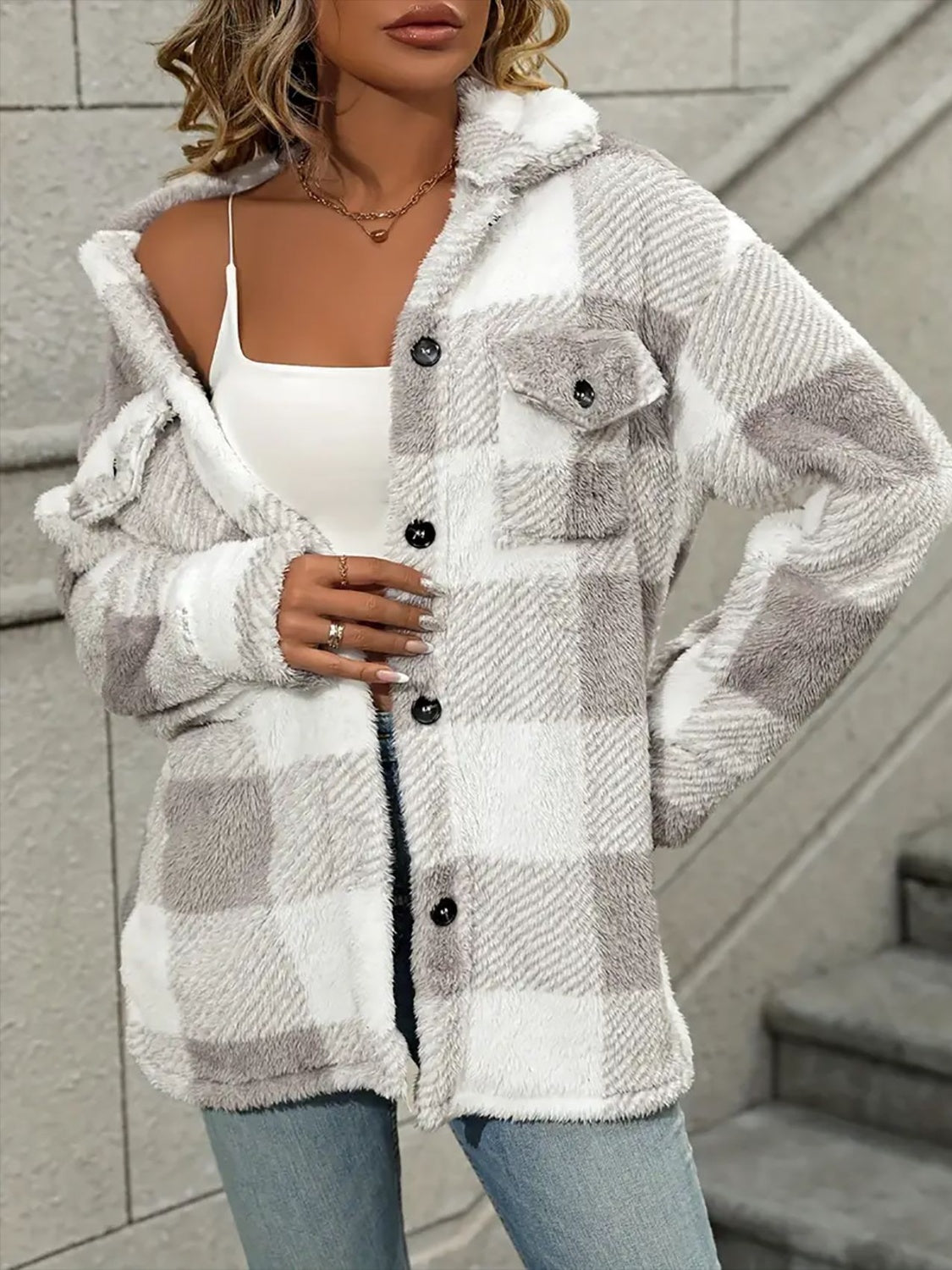 Nadia | Checked plush coat with dropped shoulders and long sleeves