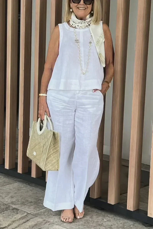 Gloria® | Elegant Sleeveless Outfit
